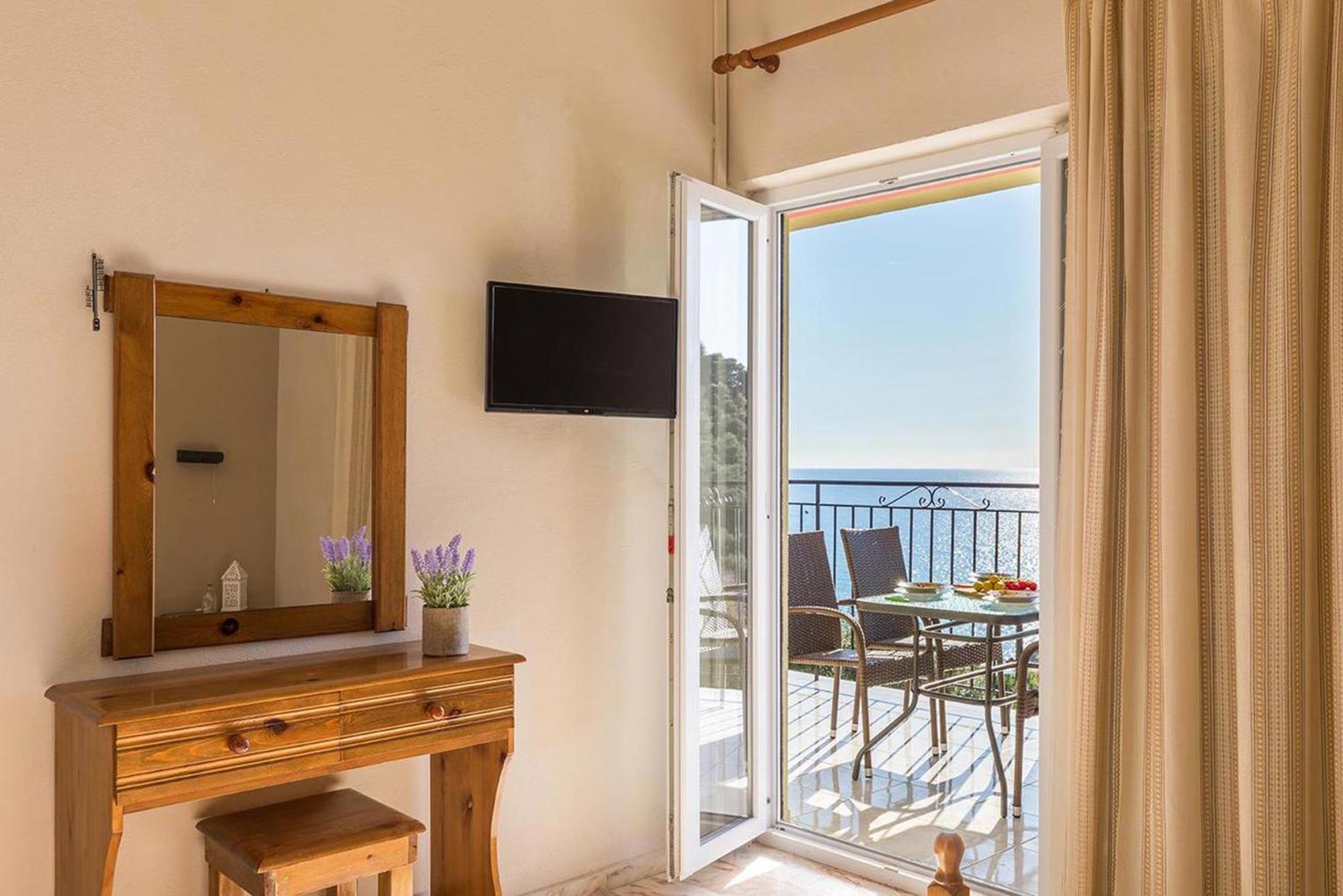 With Sea View And Pool - Beach, Corfu Apartament